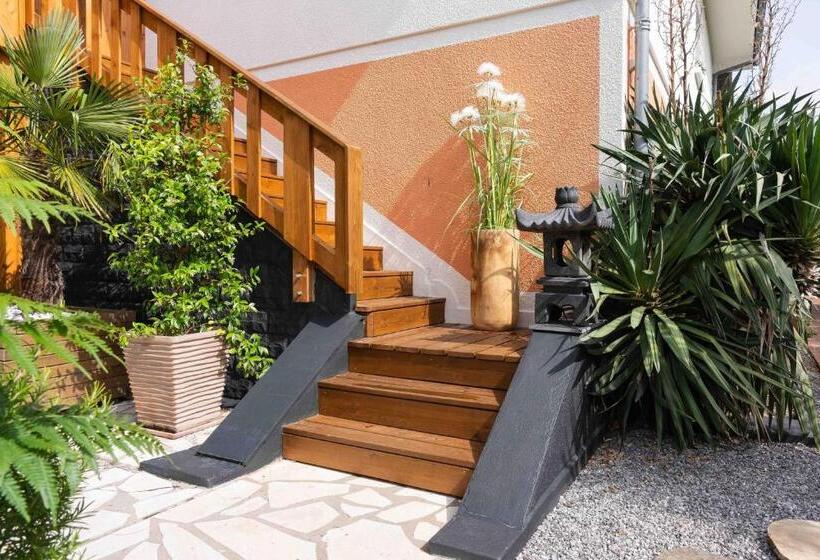 تختخواب و صبحانه Villa Chaleemar