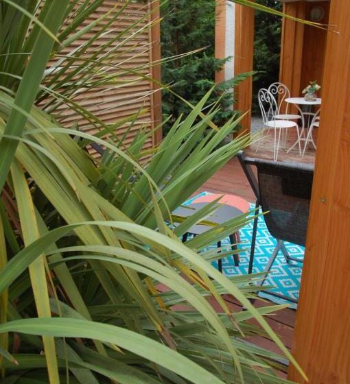 تختخواب و صبحانه Villa Chaleemar