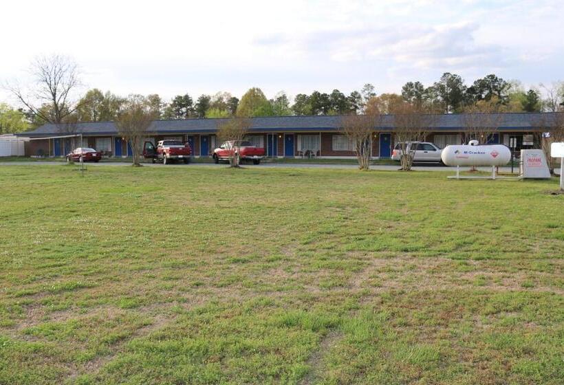 בית מלון כפרי Four Oaks Lodging