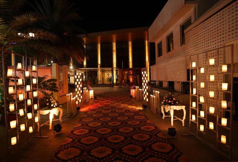 Fotos del hotel Stardom Resort Jaipur:  40