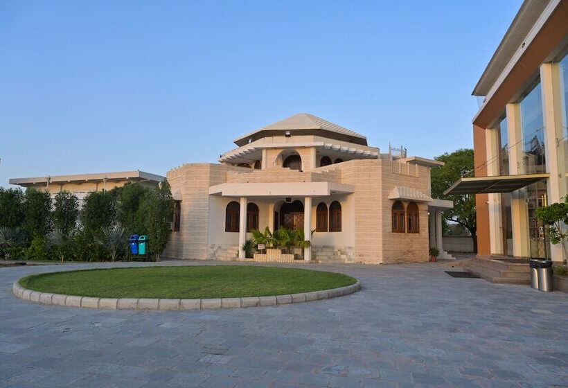 Fotos del hotel Stardom Resort Jaipur:  3