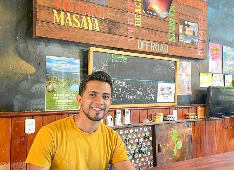 پانسیون Oasis Hostel