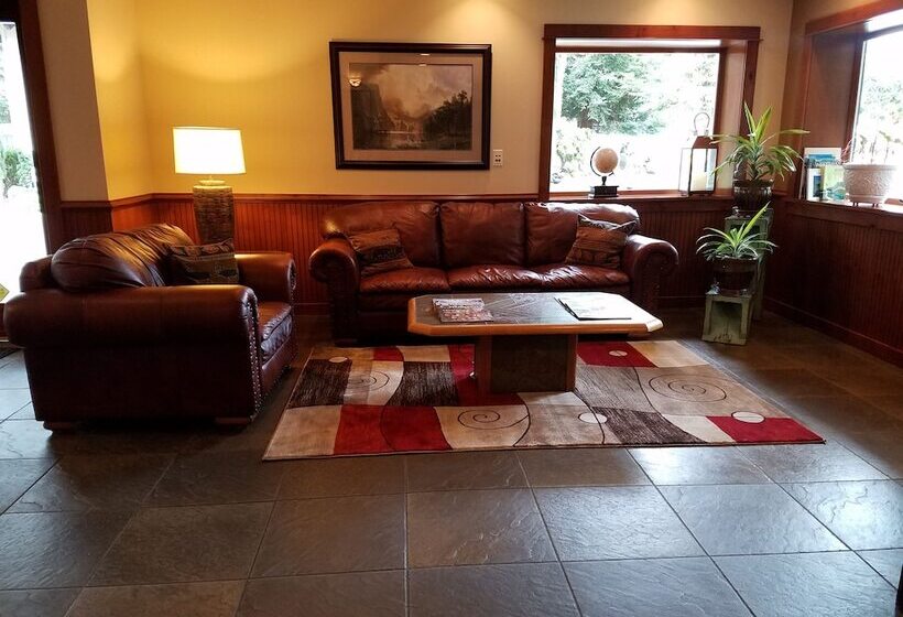 Мотель Redwood Hyperion Suites