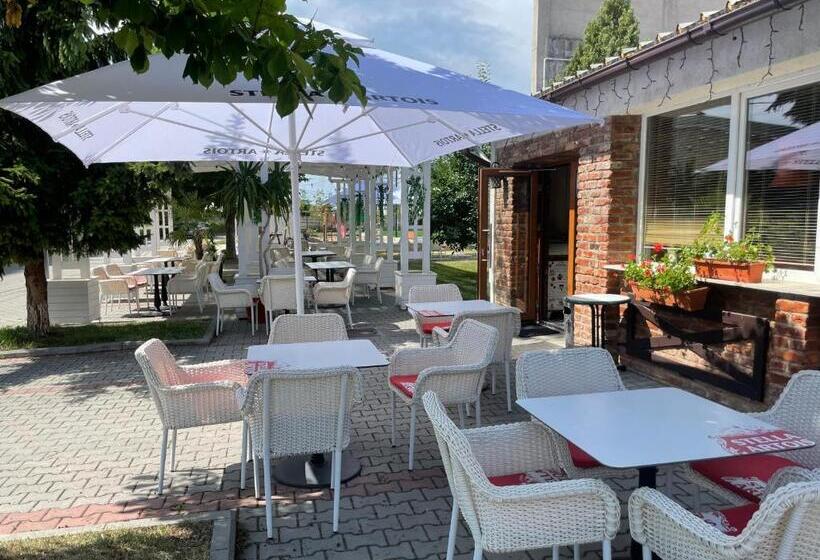 بنسيون Nueva Park