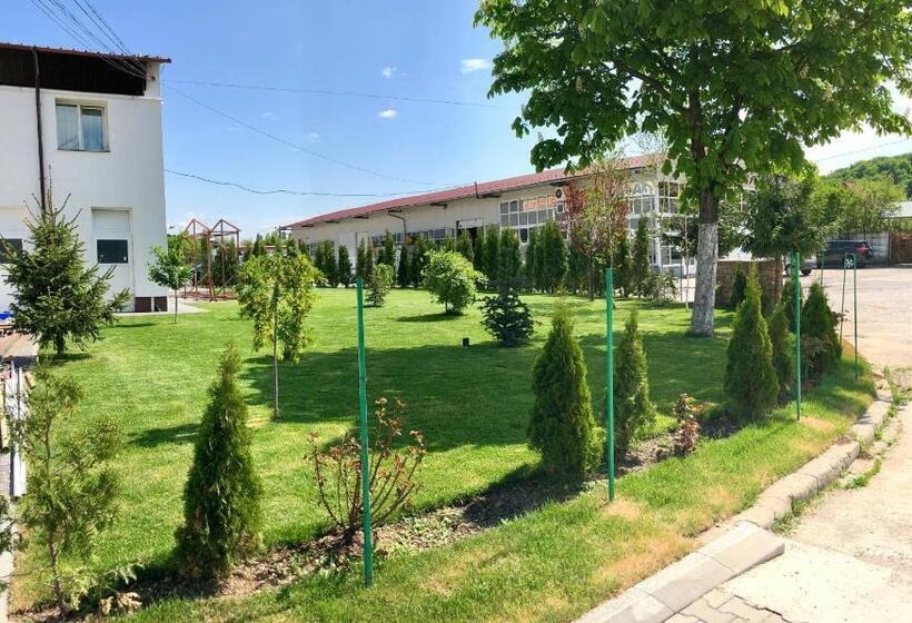 بنسيون Nueva Park