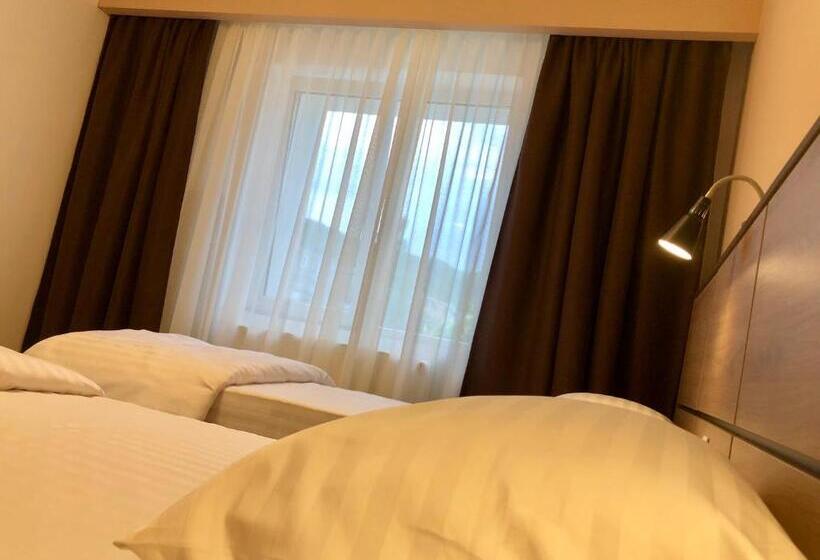 بنسيون Nueva Park