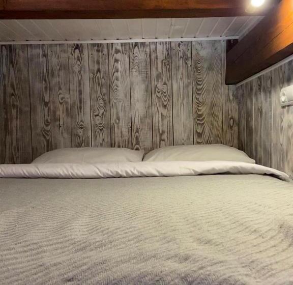 بنسيون Nad Prutom Apartment