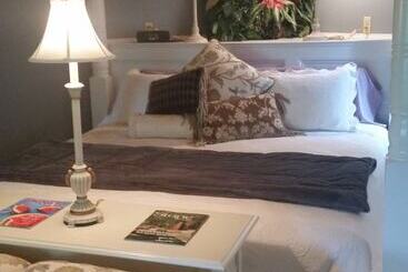 Spahn House Bed And Breakfast