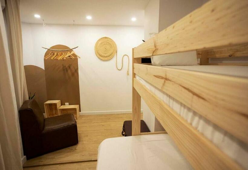 Boogalow Hostel