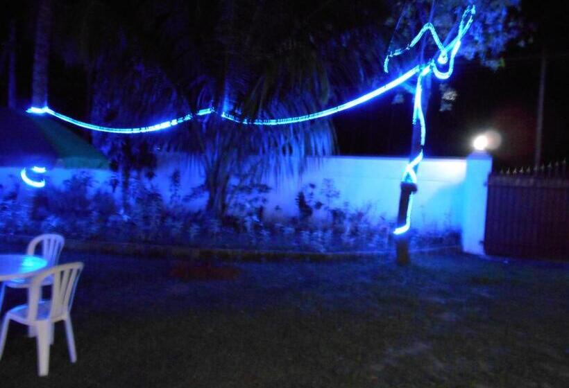 پانسیون Nadee Villa 7