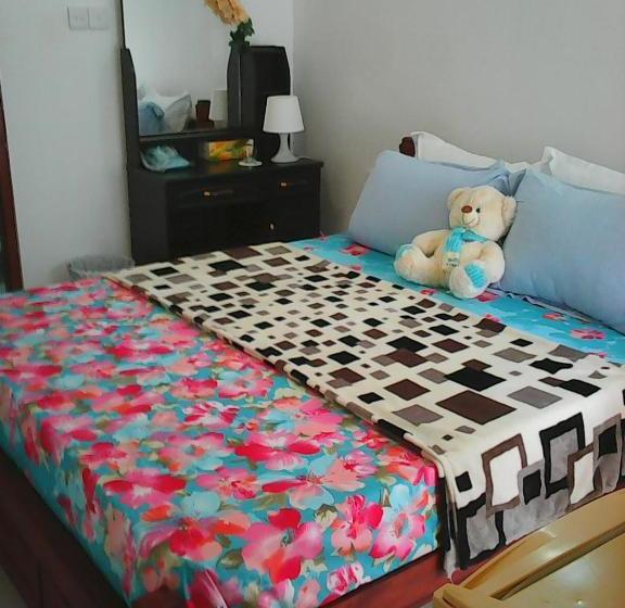 پانسیون Nadee Villa 7