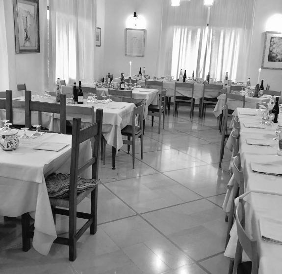 ホテル Albergo Ristorante Letizia