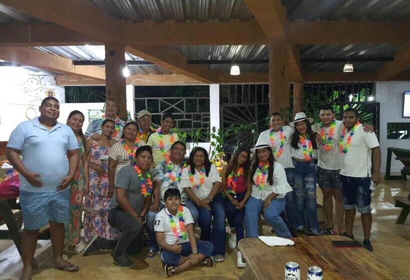 پانسیون Hostal Luz De Luna