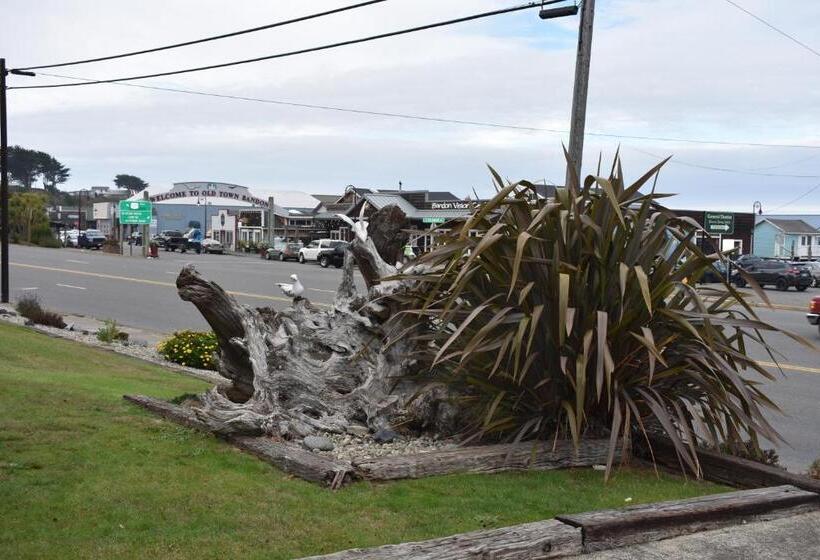 فندق Lighthouse Cove Inn