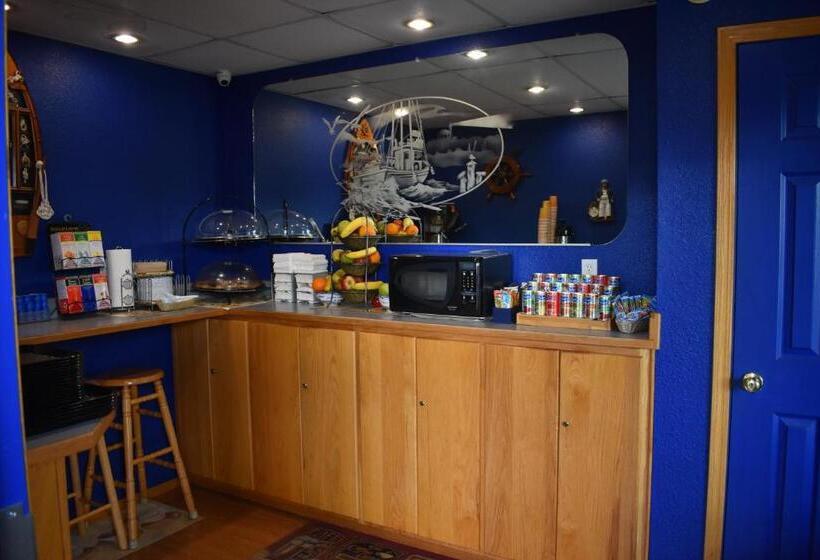 فندق Lighthouse Cove Inn