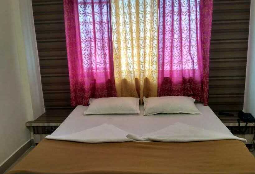 Hotel Silver Palm