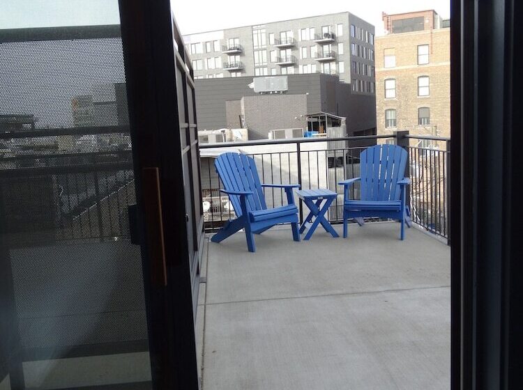 The Chicago Hotel Collection Wrigleyville