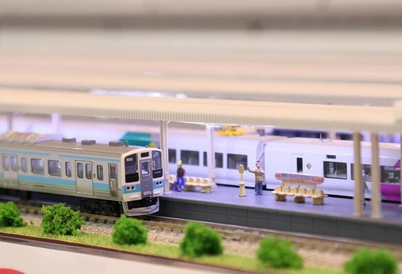 بنسيون Tetsu No Ya Guesthouse For Railfans
