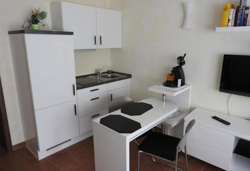 هتل Saint Denis Krefeld City