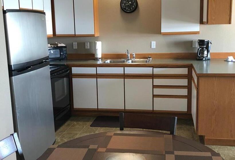 فندق على الطريق The Waterfront At Potlatch