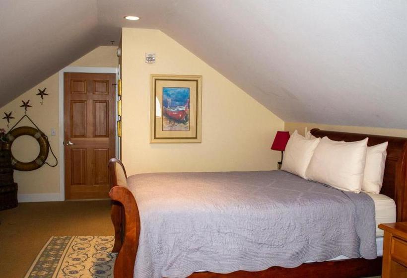 Otter Beach Lodges