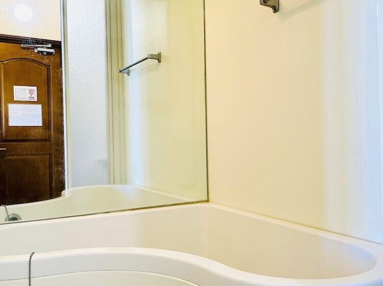 پانسیون Hostel And Cafe Izu No Umi