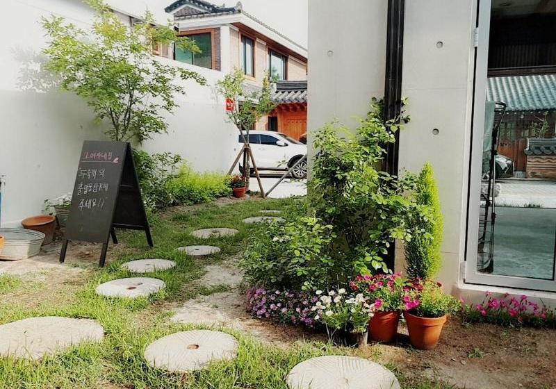 膳宿费 The Ladies House