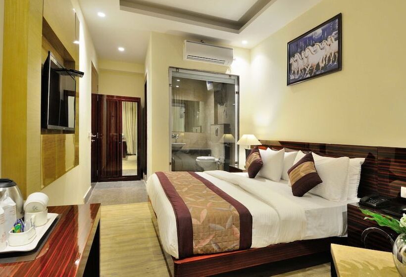 هتل Banz Near Delhi Airport
