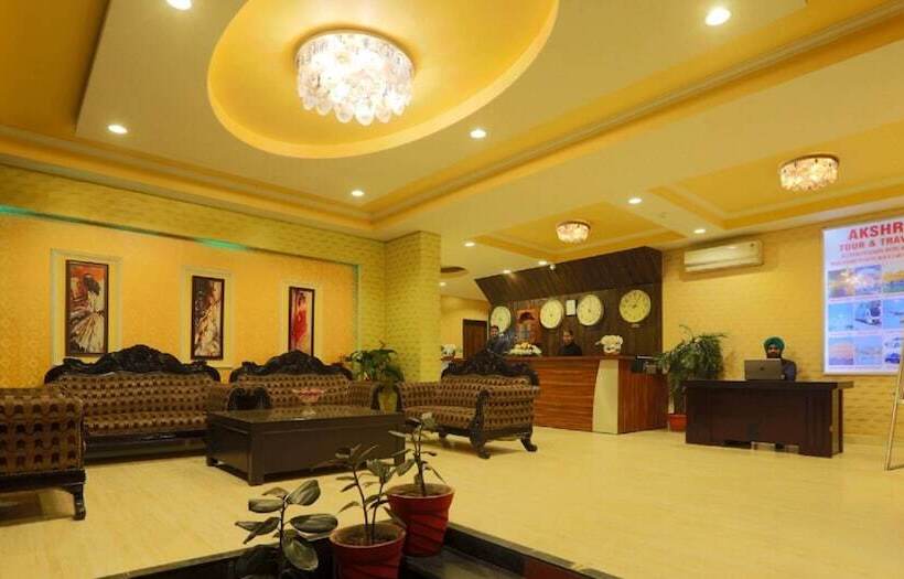 هتل Banz Near Delhi Airport