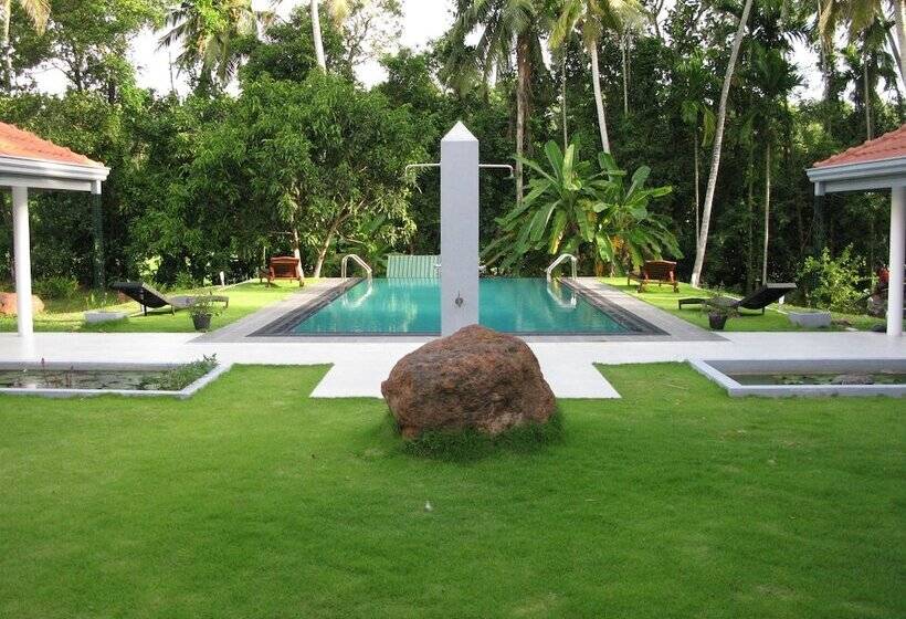 پانسیون Anuhas Airport Villas