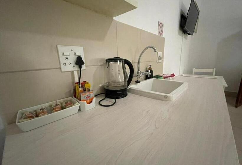 Пансион Green Olive Guesthouse