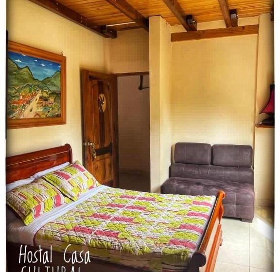 پانسیون Hostal Casa Cultural Mindo
