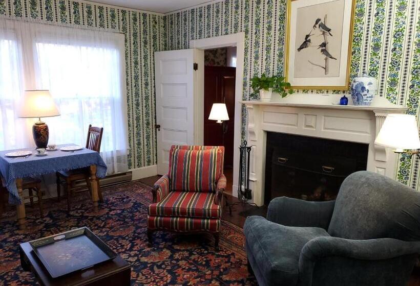 فندق صغير Harbourside Inn