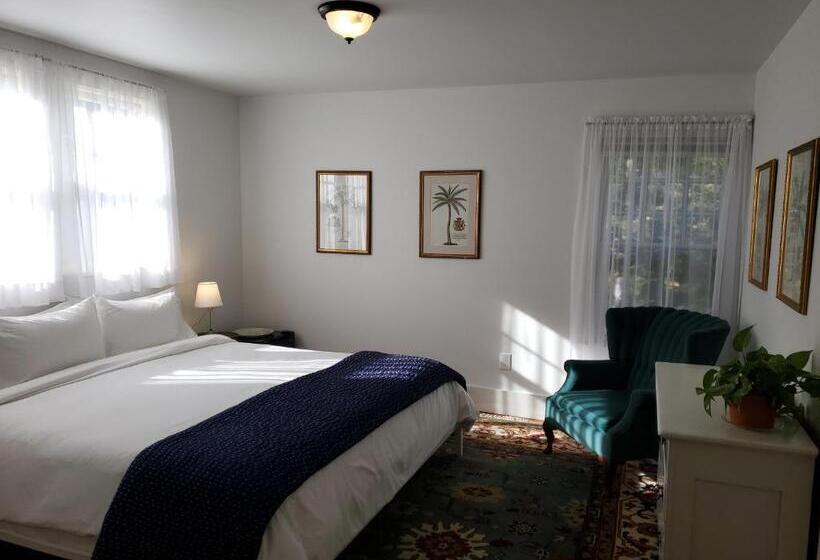 فندق صغير Harbourside Inn