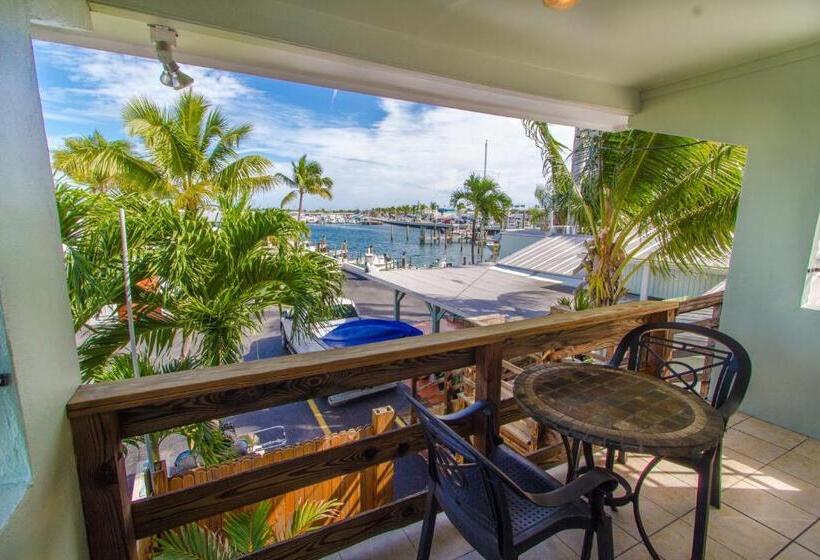 Harborside Motel & Marina