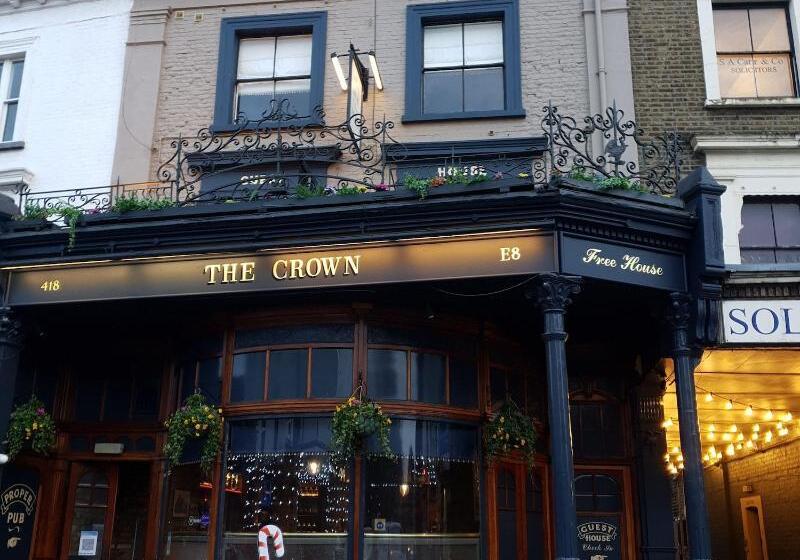 پانسیون The Crown Pub & Guesthouse