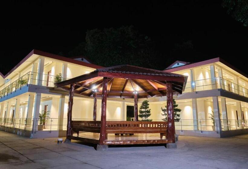 استراحتگاه Zone Niathu Dimapur By The Park