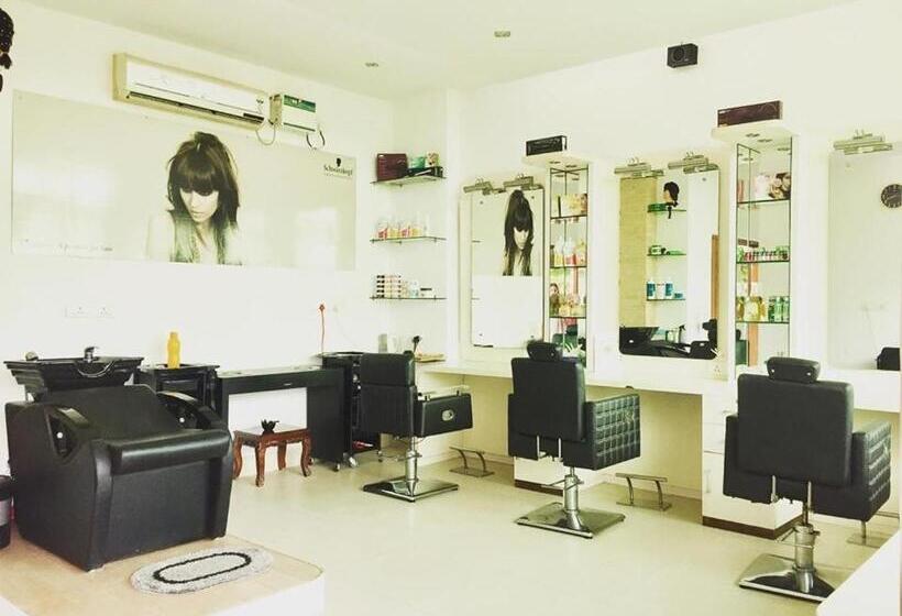 استراحتگاه Zone Niathu Dimapur By The Park