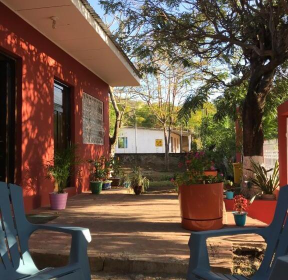 پانسیون Hostal Augustos