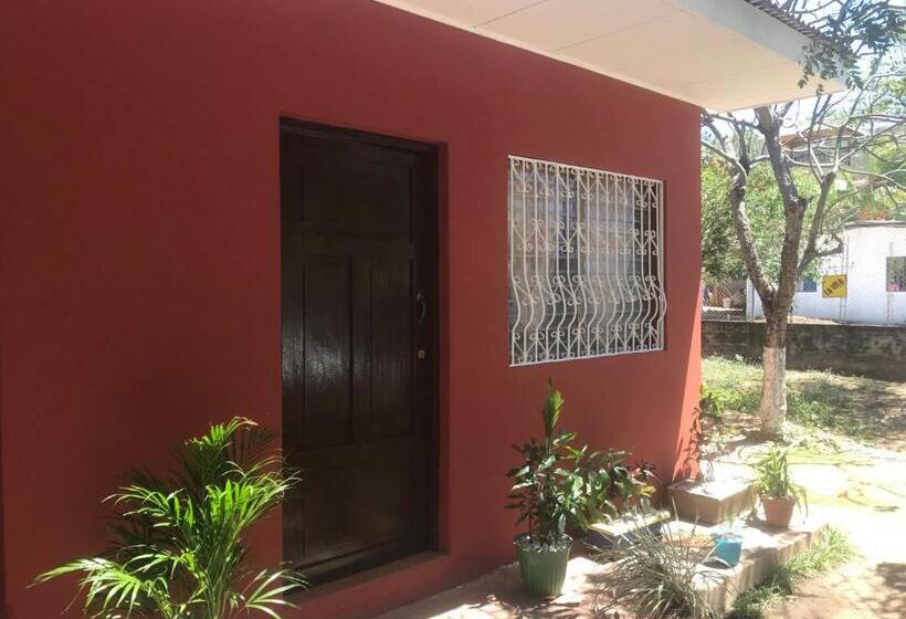 پانسیون Hostal Augustos