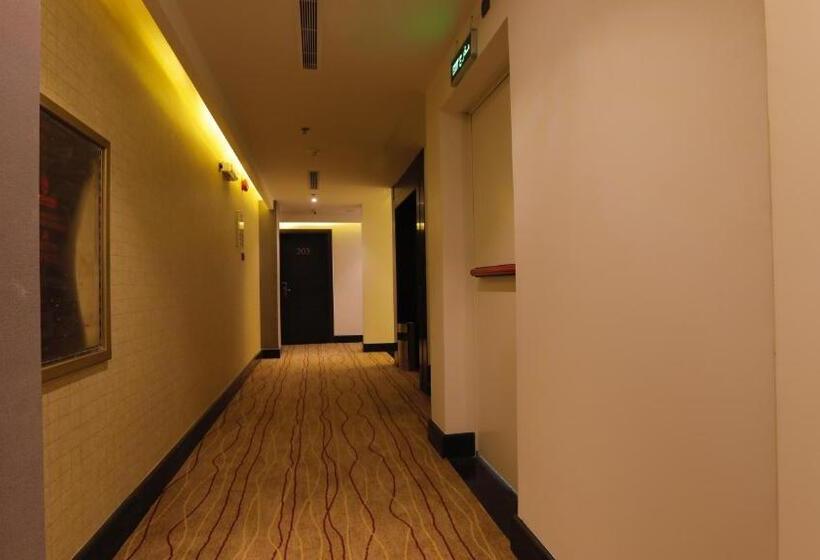 ستاى ان السلامه غرف واجنحه فندقيه Stay Inn Suites