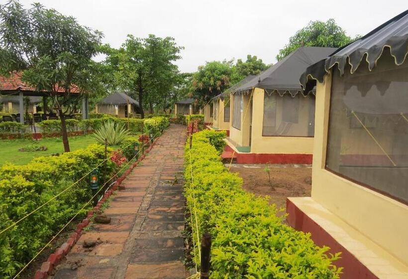 فندق Camp Serai Tiger Tadoba