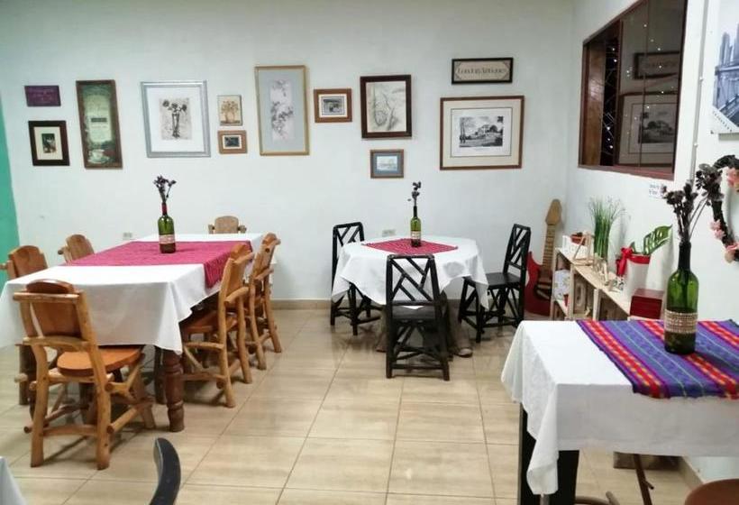 پانسیون Hostal Las Flores Apaneca