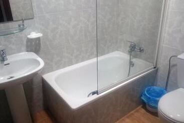 پانسیون Hostal La Zarza