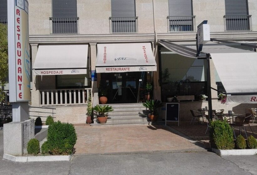 پانسیون Hostal Restaurante Vial