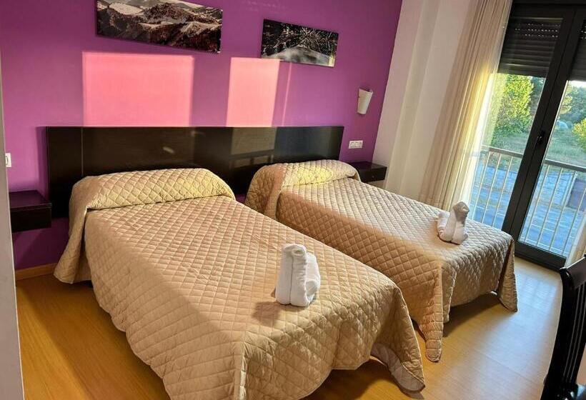 پانسیون Hostal Restaurante Vial