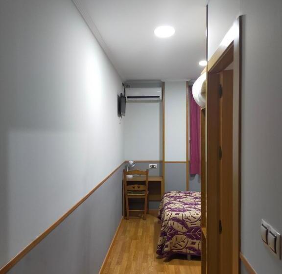 بنسيون Hostal Banderas