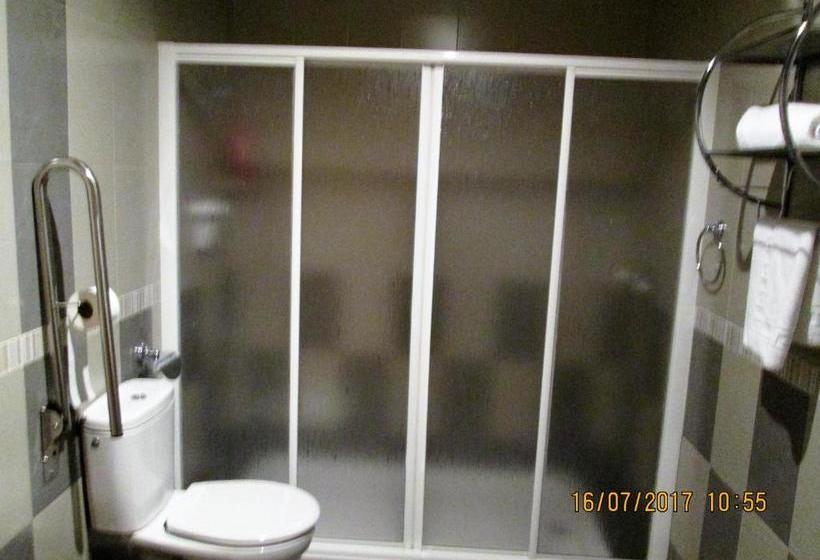 بنسيون Hostal Banderas