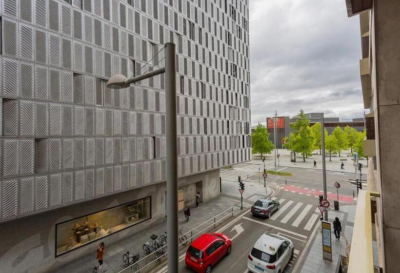 پانسیون Hostal Rodas Pamplona