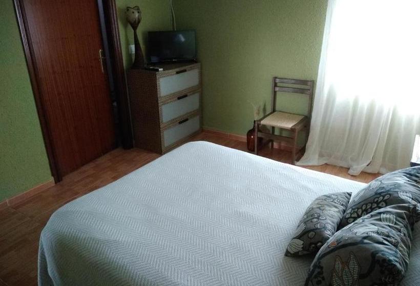 پانسیون Hostal Portucale Badajoz